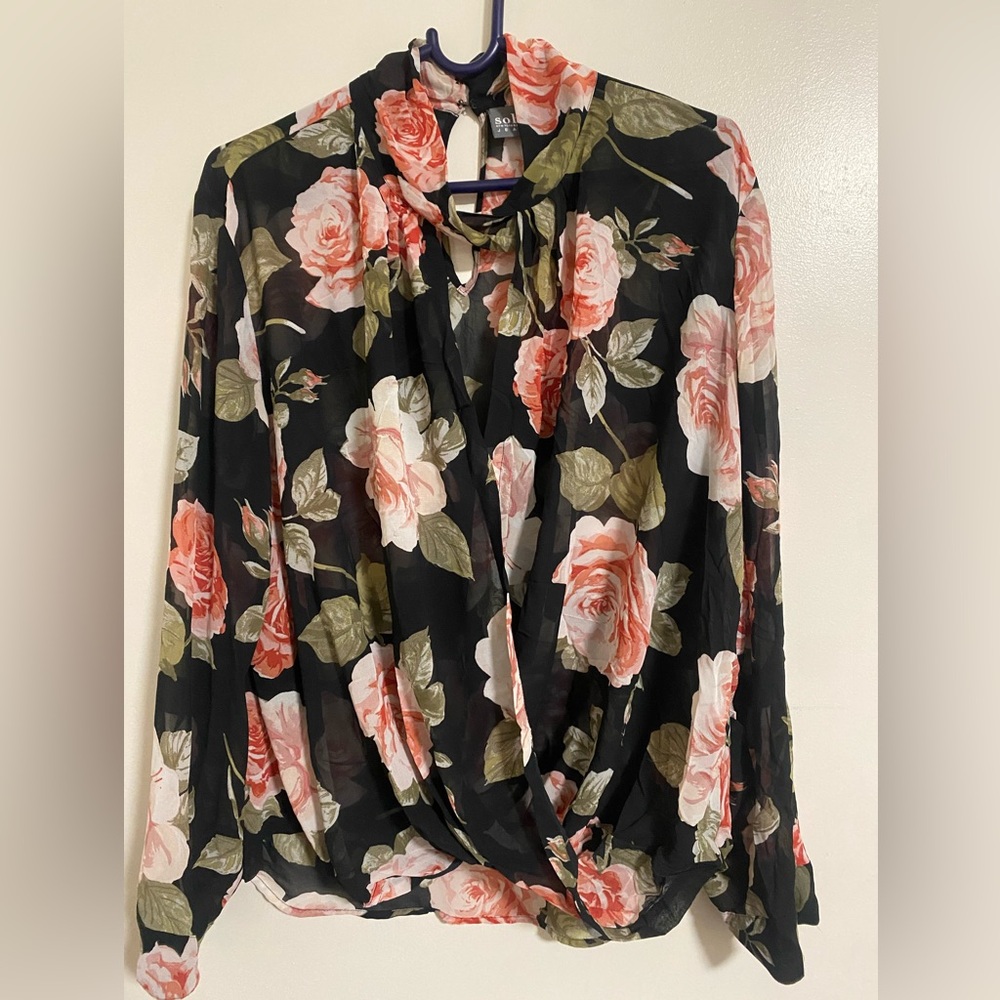 Lovely floral top! Perfect for Spring.